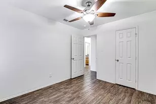 2549 E Renfro St, Burleson, TX 76028 - Photo 12