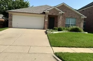 716 Mistymoor Ln, Fort Worth, TX 76052 - Photo 2