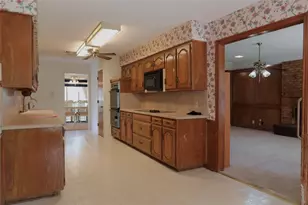 1804 High Vista Ct, Fort Worth, TX 76112 - Photo 8