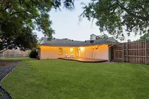 10647 Chesterton Dr, Dallas, TX 75238 - Photo 30