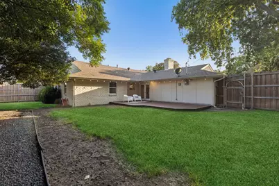10647 Chesterton Drive, Dallas, TX 75238 - Photo 28