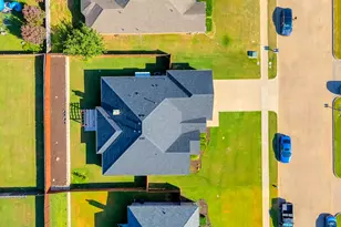 808 Chestnut Grove Dr, Cleburne, TX 76033 - Photo 4
