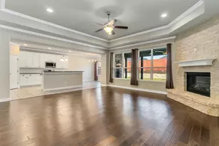 808 Chestnut Grove Dr, Cleburne, TX 76033 - Photo 6