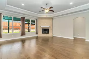 808 Chestnut Grove Dr, Cleburne, TX 76033 - Photo 10