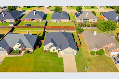 808 Chestnut Grove Drive, Cleburne, TX 76033 - Photo 32