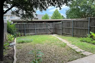 12828 Woodbend Ct, Dallas, TX 75243 - Photo 36