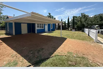 3221 Schieffer Avenue, Fort Worth, TX 76110 - Photo 6
