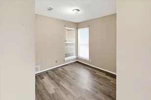 200 Almond Ln, Euless, TX 76039 - Photo 22