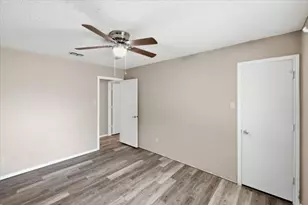 200 Almond Ln, Euless, TX 76039 - Photo 18