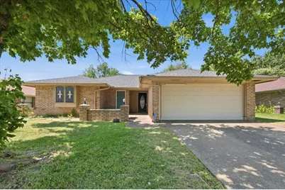 200 Almond Lane, Euless, TX 76039 - Photo 1
