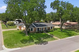 8128 Herndon Dr, Benbrook, TX 76116 - Photo 36