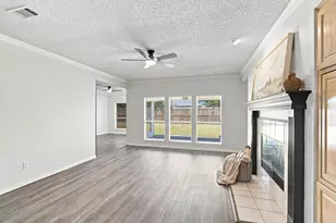 907 Red Oak Dr, Mansfield, TX 76063 - Photo 4