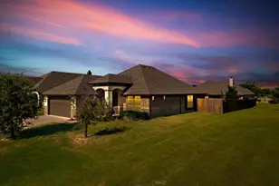 100 Gardenia Dr, Azle, TX 76020 - Photo 2