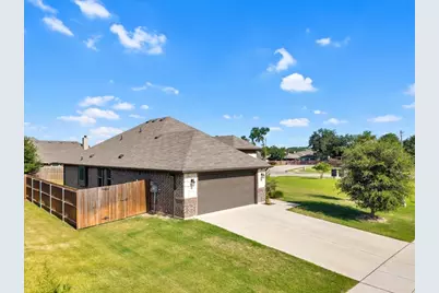 100 Gardenia Drive, Azle, TX 76020 - Photo 6