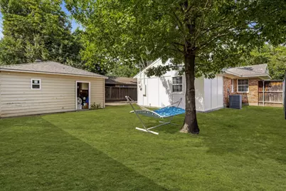9639 Leaside Drive, Dallas, TX 75238 - Photo 24