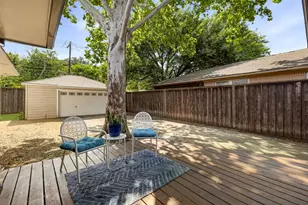 9639 Leaside Dr, Dallas, TX 75238 - Photo 22