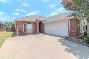 4712 Feldman Dr, Carrollton, TX 75010 - Photo 4