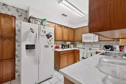 6403 Running Creek Drive, Arlington, TX 76001 - Photo 10