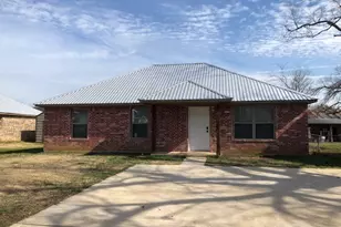 104 Boston St, Whitesboro, TX 76273 - Photo 1