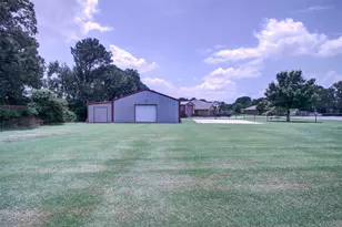 108 Champions Way, Azle, TX 76020 - Photo 26