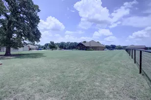 108 Champions Way, Azle, TX 76020 - Photo 24
