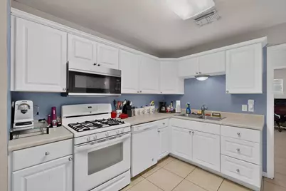 4513 Blue Lake Court, Fort Worth, TX 76103 - Photo 10