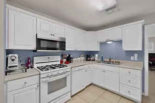 4513 Blue Lake Ct, Fort Worth, TX 76103 - Photo 10
