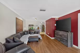 4513 Blue Lake Ct, Fort Worth, TX 76103 - Photo 6