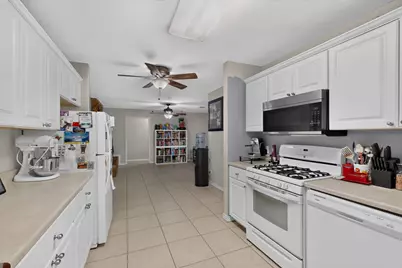 4513 Blue Lake Court, Fort Worth, TX 76103 - Photo 12
