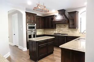 2417 Laguna Ln, Arlington, TX 76012 - Photo 12