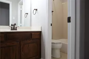2417 Laguna Ln, Arlington, TX 76012 - Photo 32