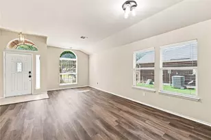 6541 Serena Ln, Waco, TX 76712 - Photo 6