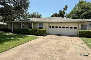 3820 Sagebrush Rd, Benbrook, TX 76116 - Photo 2