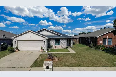 2612 Diver Court, Fort Worth, TX 76119 - Photo 2