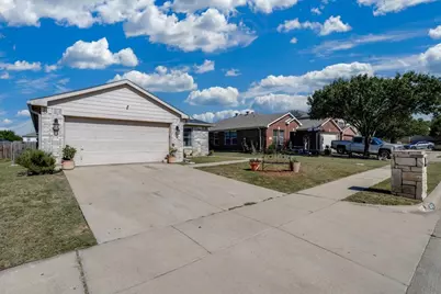 2612 Diver Court, Fort Worth, TX 76119 - Photo 6