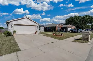 2612 Diver Ct, Fort Worth, TX 76119 - Photo 6