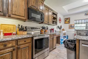 1305 E Apache Trail, Granbury, TX 76048 - Photo 32