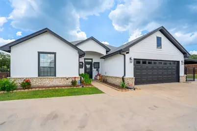 1305 E Apache Trail, Granbury, TX 76048 - Photo 4