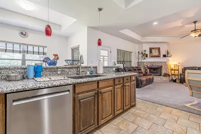 1305 E Apache Trail, Granbury, TX 76048 - Photo 32