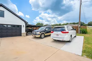 1305 E Apache Trail, Granbury, TX 76048 - Photo 10