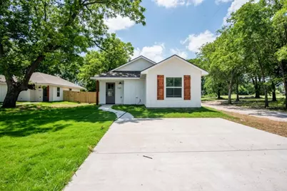 1321 Franklin Avenue, Bonham, TX 75418 - Photo 2