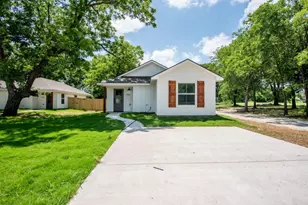 1321 Franklin Ave, Bonham, TX 75418 - Photo 2