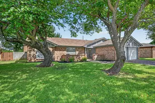 3619 Ceran Dr, Arlington, TX 76016 - Photo 2