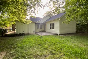 1331 S Travis St, Sherman, TX 75090 - Photo 18