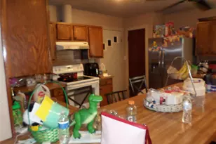 409 Holley St, Everman, TX 76140 - Photo 4