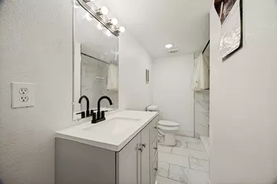 423 W Munson Street, Denison, TX 75020 - Photo 6