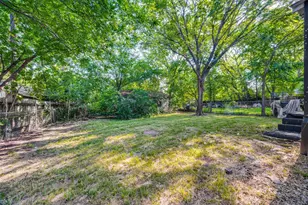 423 W Munson St, Denison, TX 75020 - Photo 12