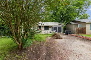 906 Branch St, Greenville, TX 75401 - Photo 4