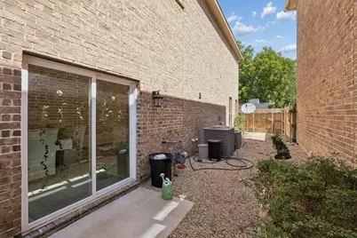 431 W Pioneer Drive, Irving, TX 75061 - Photo 28