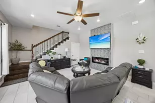 431 W Pioneer Dr, Irving, TX 75061 - Photo 2